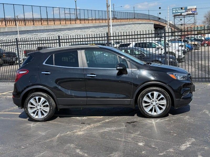 Buick Encore Vehicle Full-screen Gallery Image 4