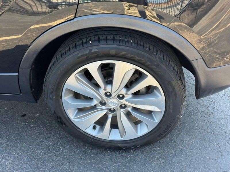 Buick Encore Vehicle Full-screen Gallery Image 10