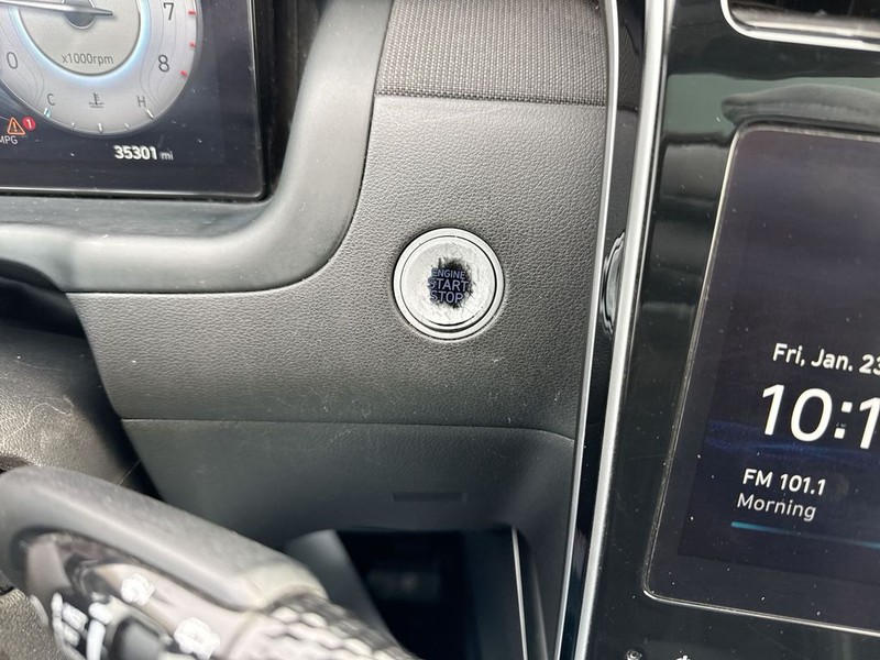 Hyundai Tucson Vehicle Full-screen Gallery Image 24