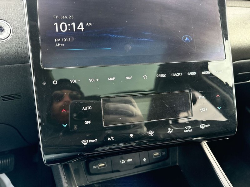 Hyundai Tucson Vehicle Full-screen Gallery Image 25