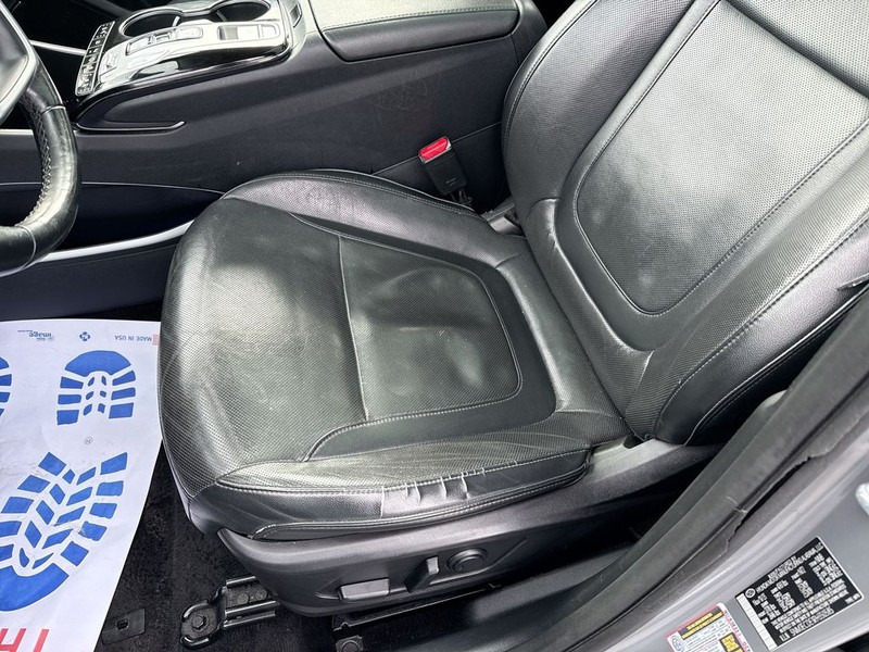 Hyundai Tucson Vehicle Full-screen Gallery Image 28