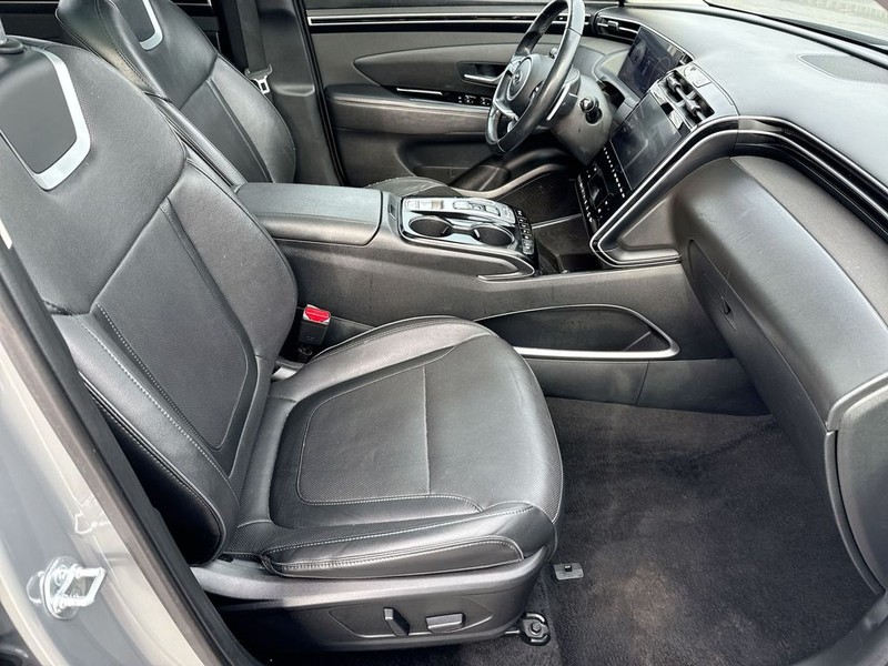 Hyundai Tucson Vehicle Full-screen Gallery Image 35