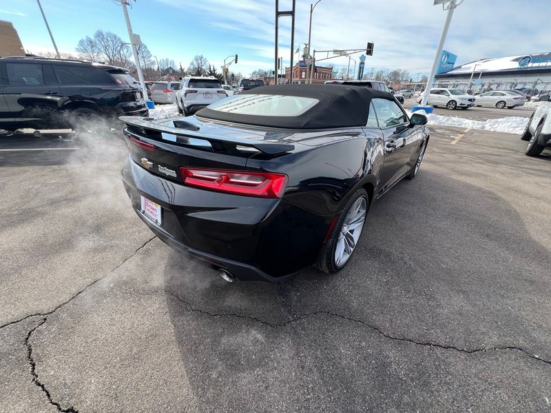 Chevrolet Camaro Vehicle Full-screen Gallery Image 04