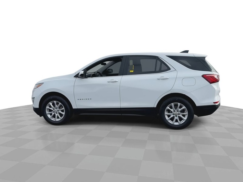 Chevrolet Equinox Vehicle Full-screen Gallery Image 10