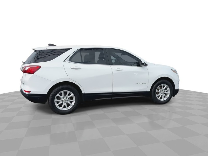 Chevrolet Equinox Vehicle Full-screen Gallery Image 14
