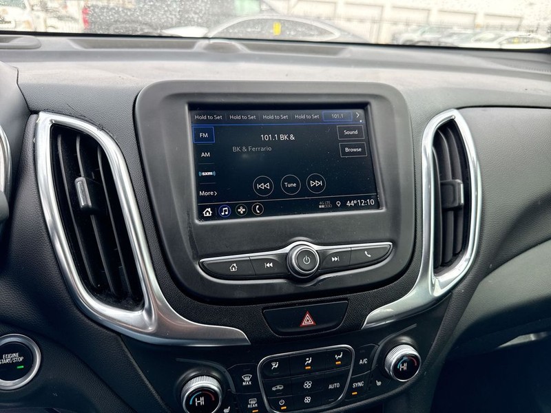 Chevrolet Equinox Vehicle Full-screen Gallery Image 20