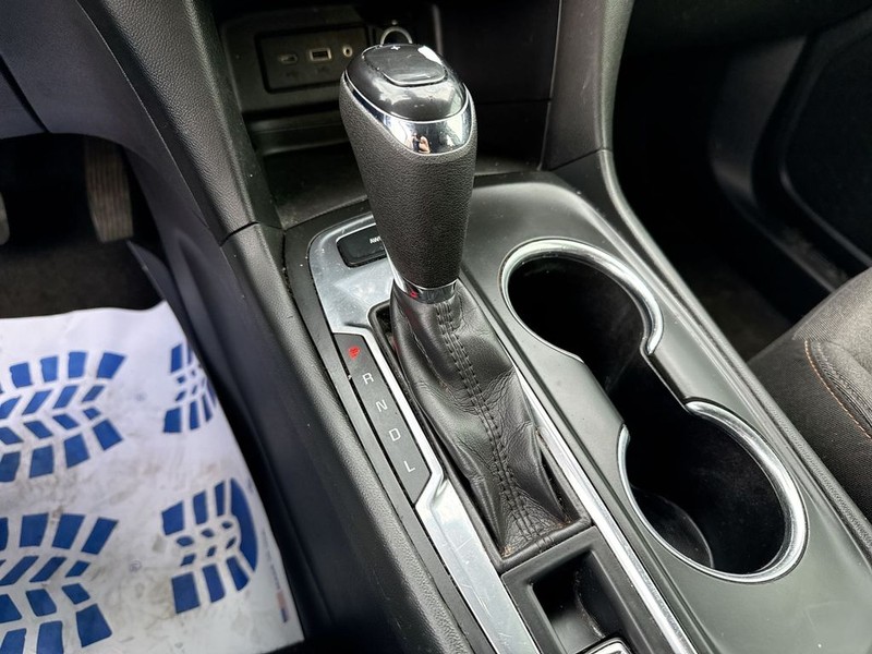 Chevrolet Equinox Vehicle Full-screen Gallery Image 22