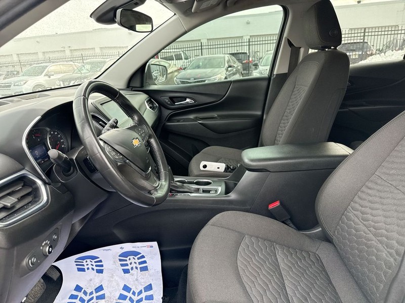 Chevrolet Equinox Vehicle Full-screen Gallery Image 27