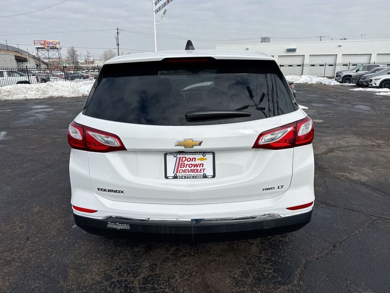 Chevrolet Equinox Vehicle Full-screen Gallery Image 31