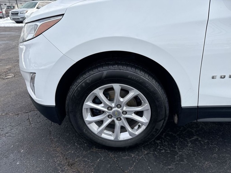 Chevrolet Equinox Vehicle Full-screen Gallery Image 38