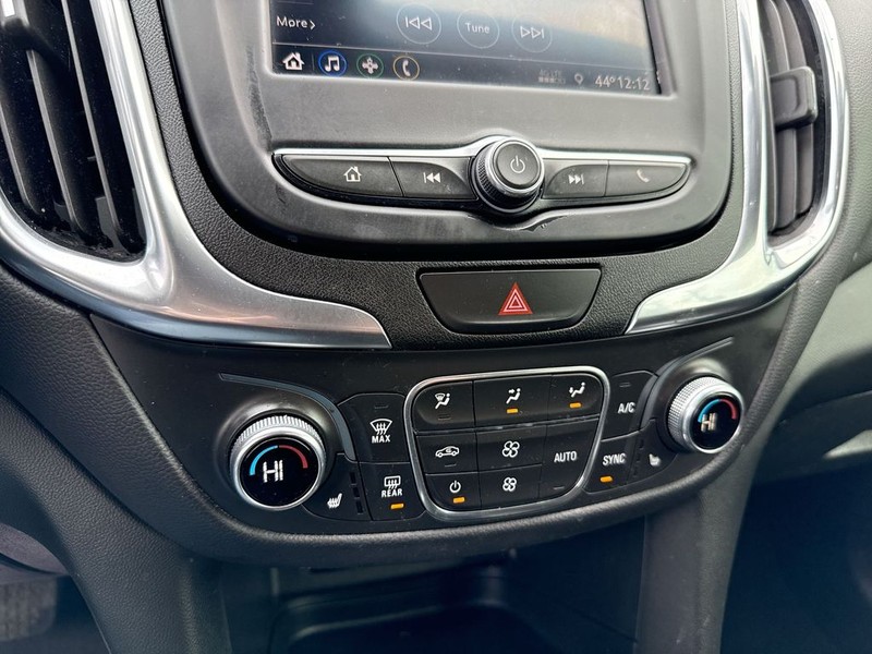 Chevrolet Equinox Vehicle Full-screen Gallery Image 40