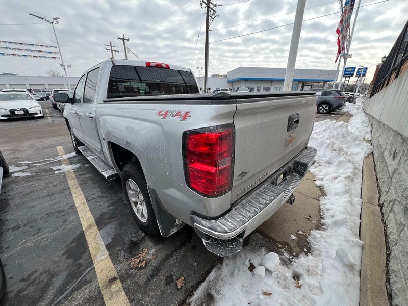 Chevrolet Silverado 1500 Vehicle Full-screen Gallery Image 4