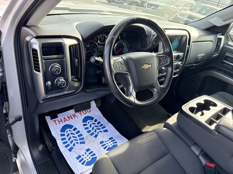 Chevrolet Silverado 1500 Vehicle Full-screen Gallery Image 17