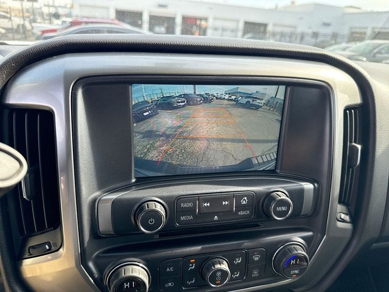 Chevrolet Silverado 1500 Vehicle Full-screen Gallery Image 21