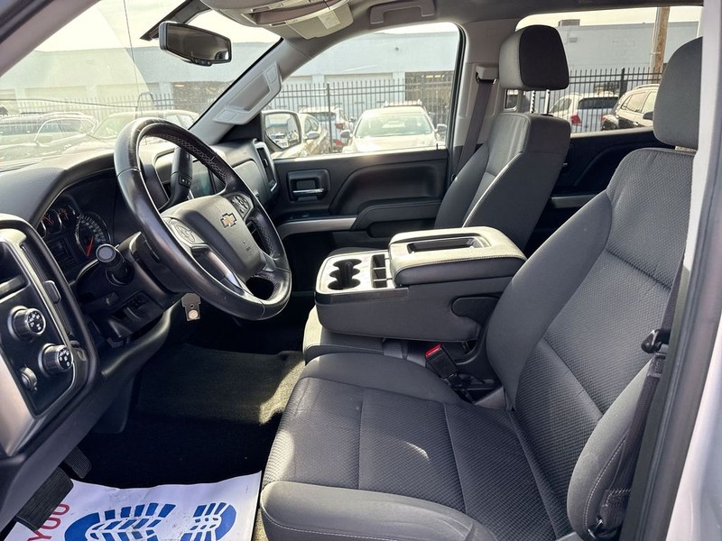 Chevrolet Silverado 1500 Vehicle Full-screen Gallery Image 26