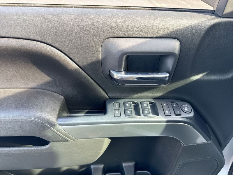 Chevrolet Silverado 1500 Vehicle Full-screen Gallery Image 27