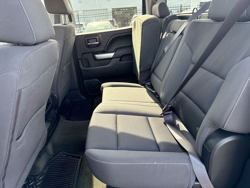 Chevrolet Silverado 1500 Vehicle Full-screen Gallery Image 29