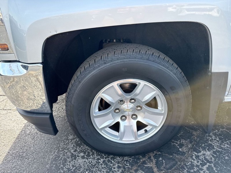 Chevrolet Silverado 1500 Vehicle Full-screen Gallery Image 37