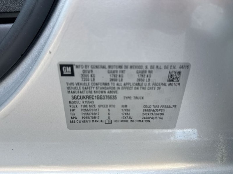 Chevrolet Silverado 1500 Vehicle Full-screen Gallery Image 38