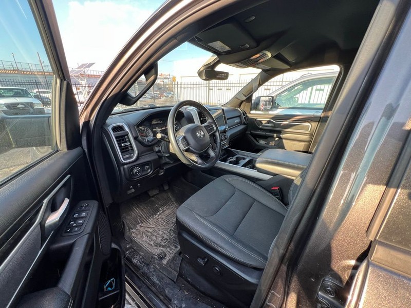 Ram 1500 Vehicle Full-screen Gallery Image 7