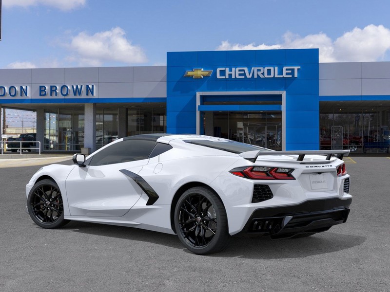 Chevrolet Corvette Stingray Vehicle Full-screen Gallery Image 3