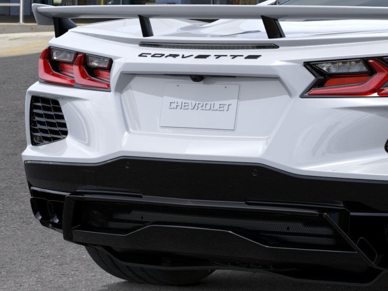 Chevrolet Corvette Stingray Vehicle Full-screen Gallery Image 14