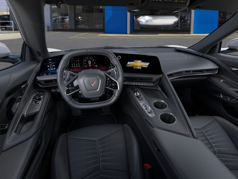 Chevrolet Corvette Stingray Vehicle Full-screen Gallery Image 15