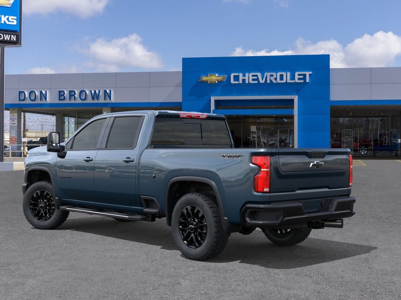 Chevrolet Silverado 2500 HD Vehicle Full-screen Gallery Image 3