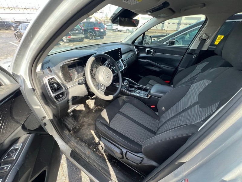 Kia Sorento Vehicle Full-screen Gallery Image 7
