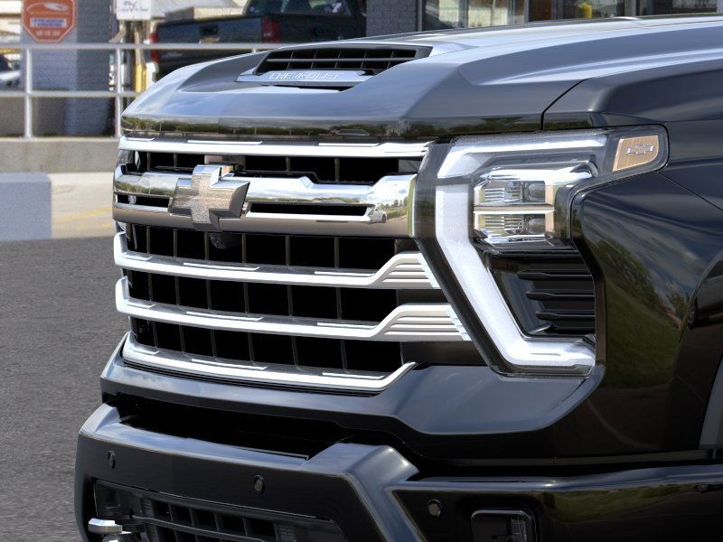 Chevrolet Silverado 2500 HD Vehicle Full-screen Gallery Image 13