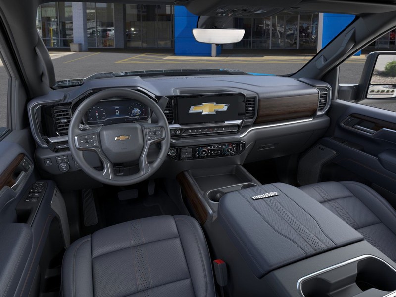 Chevrolet Silverado 2500 HD Vehicle Full-screen Gallery Image 15