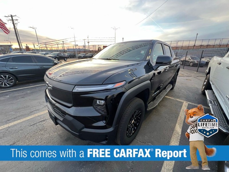 Chevrolet Silverado EV Vehicle Full-screen Gallery Image 3