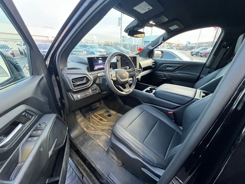 Chevrolet Silverado EV Vehicle Full-screen Gallery Image 7