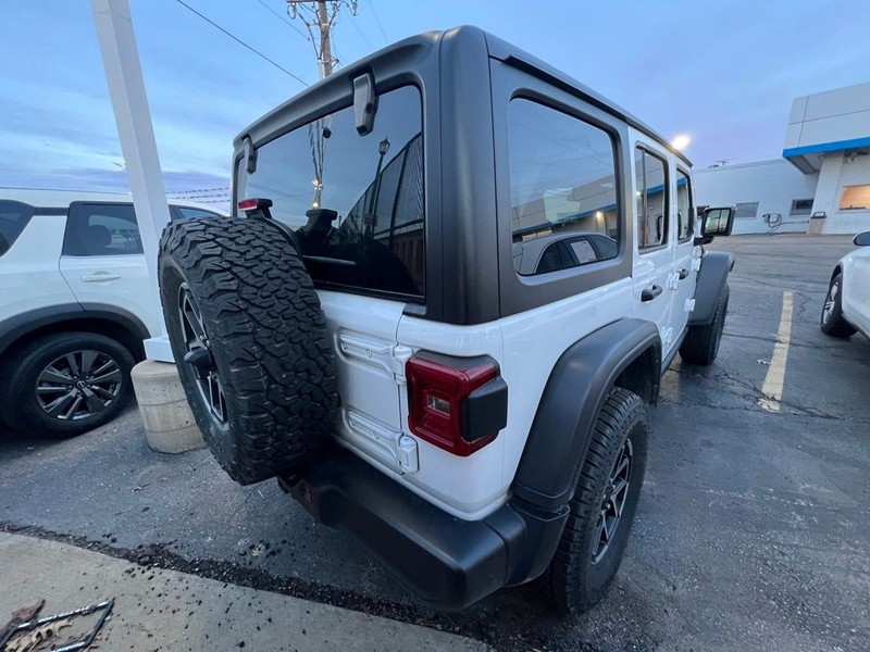 Jeep Wrangler Vehicle Full-screen Gallery Image 6