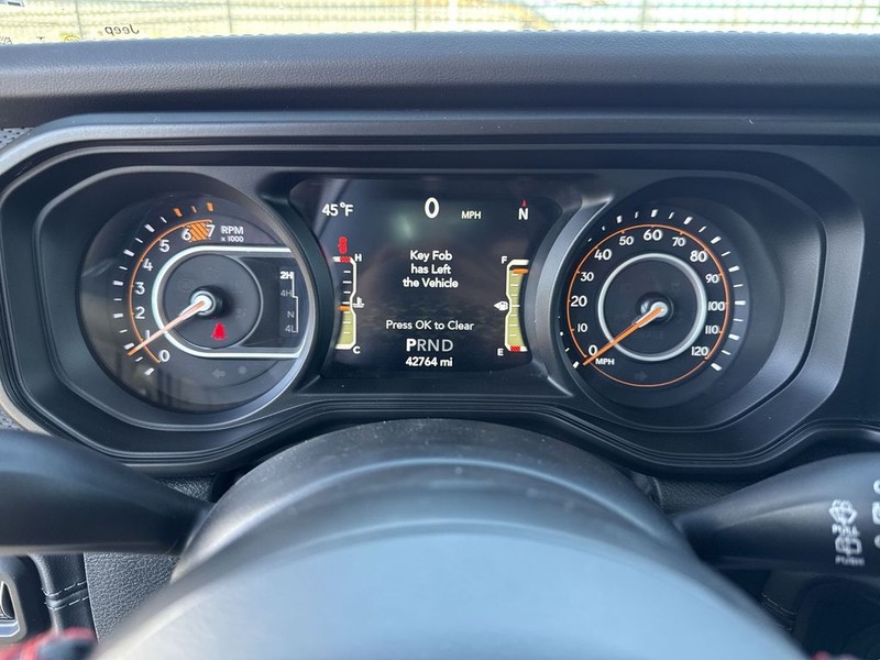 Jeep Wrangler Vehicle Full-screen Gallery Image 18