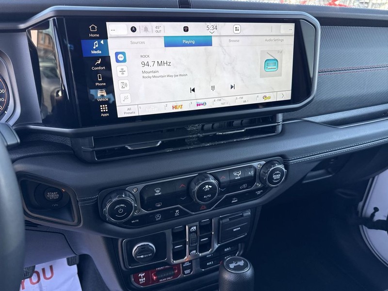 Jeep Wrangler Vehicle Full-screen Gallery Image 20