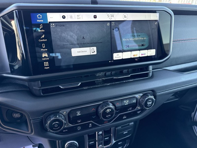 Jeep Wrangler Vehicle Full-screen Gallery Image 21