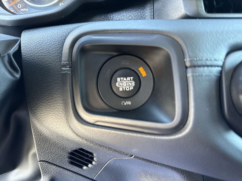 Jeep Wrangler Vehicle Full-screen Gallery Image 24