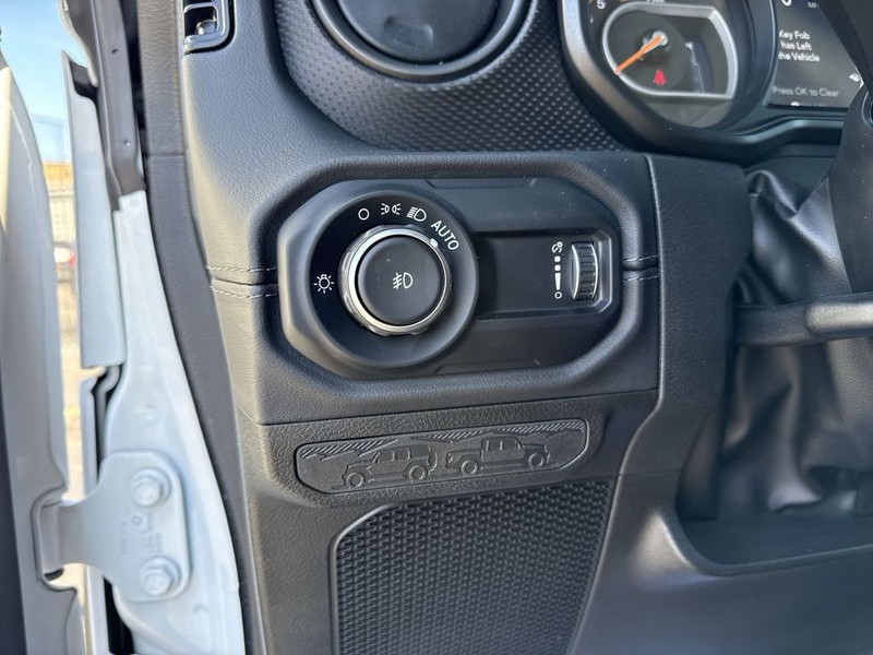 Jeep Wrangler Vehicle Full-screen Gallery Image 26