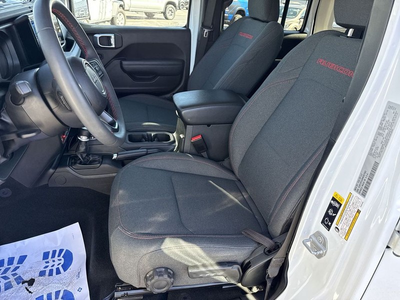 Jeep Wrangler Vehicle Full-screen Gallery Image 28