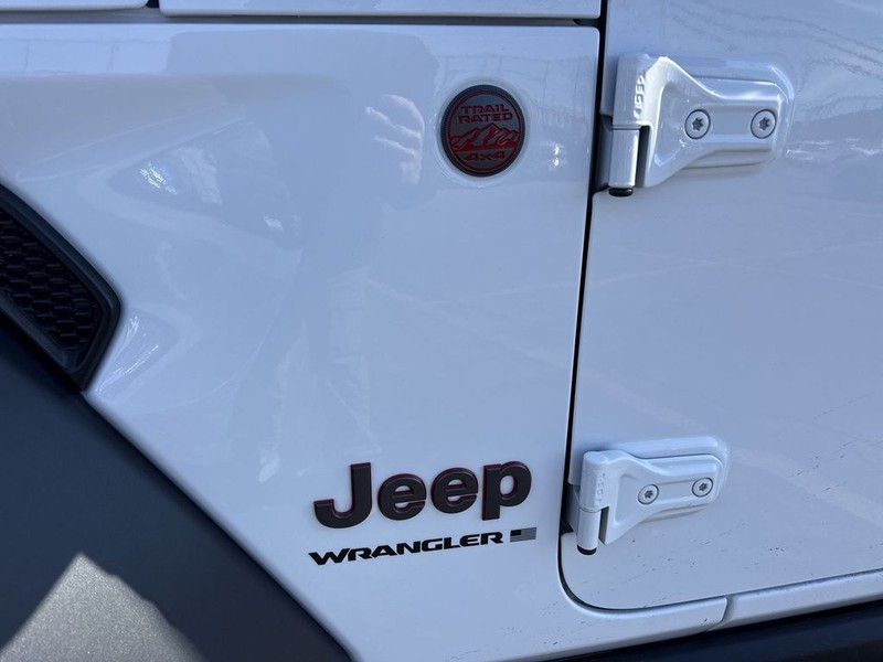 Jeep Wrangler Vehicle Full-screen Gallery Image 40