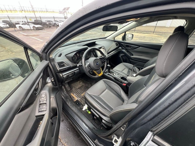 Subaru Crosstrek Vehicle Full-screen Gallery Image 7