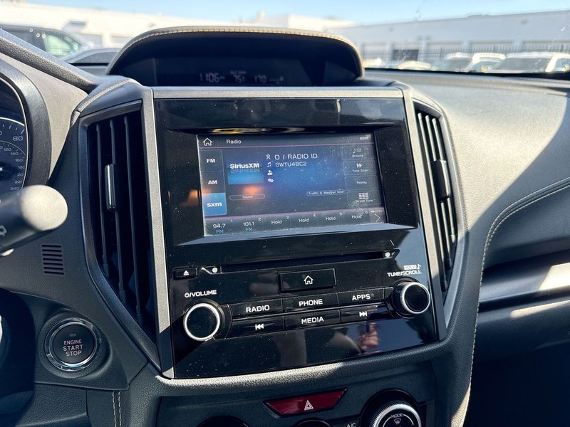 Subaru Crosstrek Vehicle Full-screen Gallery Image 20