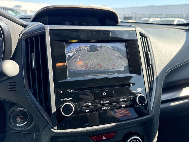 Subaru Crosstrek Vehicle Full-screen Gallery Image 21