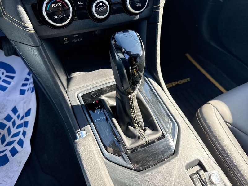 Subaru Crosstrek Vehicle Full-screen Gallery Image 22