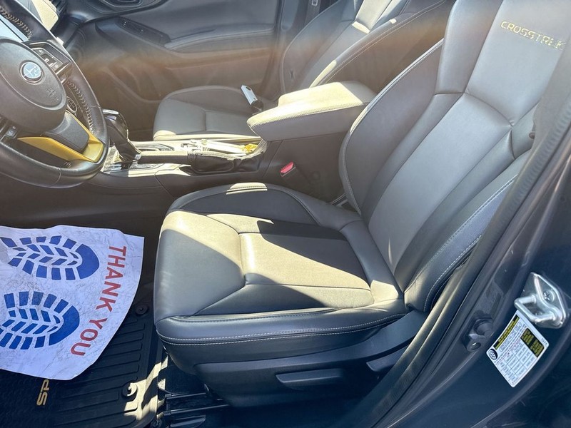 Subaru Crosstrek Vehicle Full-screen Gallery Image 26