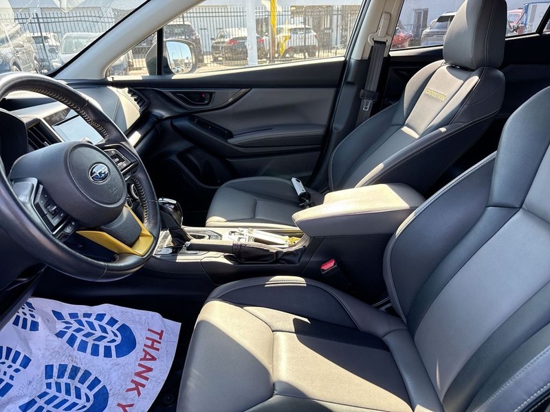 Subaru Crosstrek Vehicle Full-screen Gallery Image 27