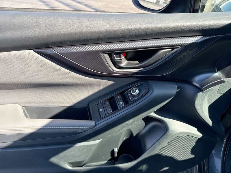 Subaru Crosstrek Vehicle Full-screen Gallery Image 28