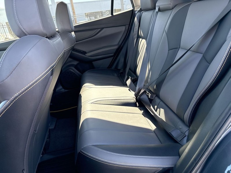 Subaru Crosstrek Vehicle Full-screen Gallery Image 30