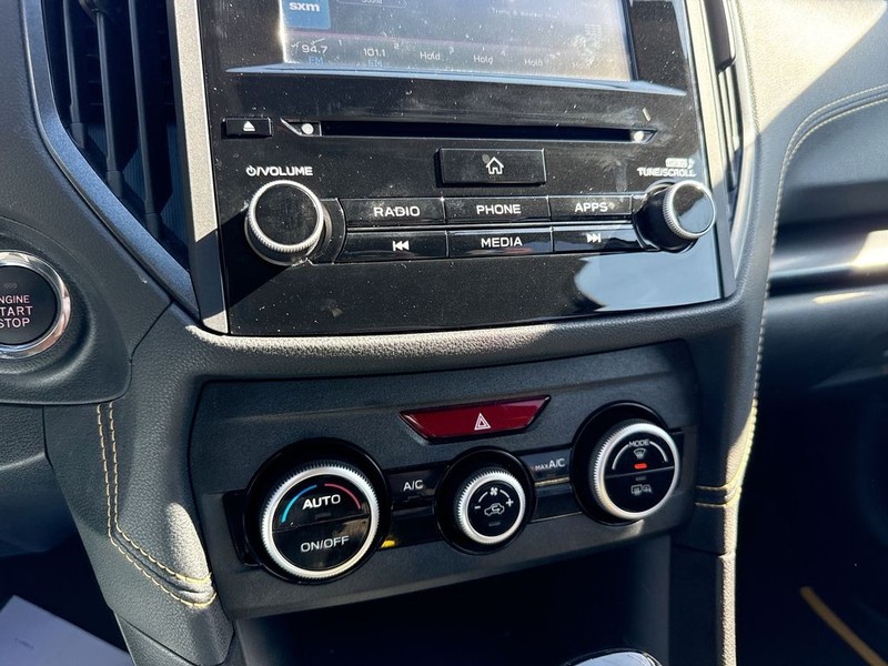 Subaru Crosstrek Vehicle Full-screen Gallery Image 40